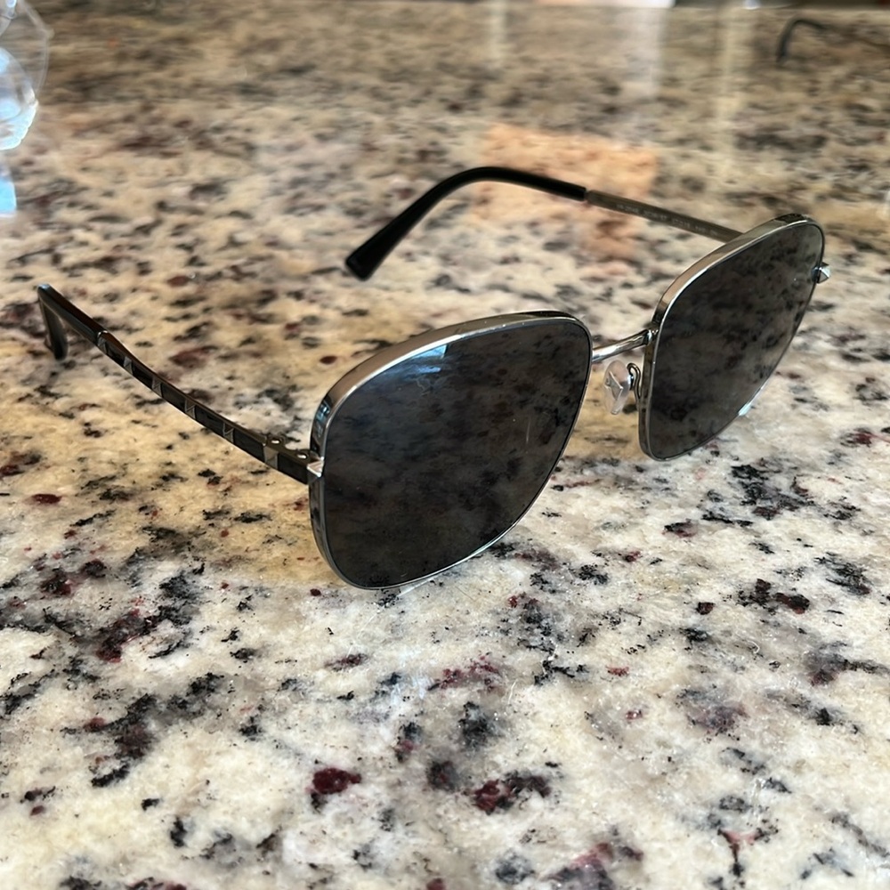 Valentino | Va2046 3039/87 | Sunglasses | Gray Square Mad